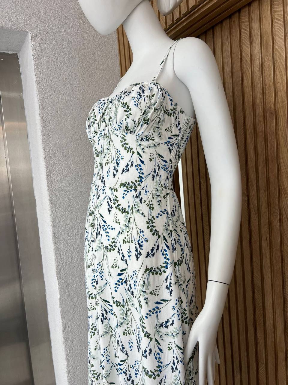 Lily Bloom linen Midi Dress - Image 3