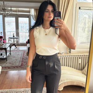 Triangle Buckle Knit luxe Top – Cream