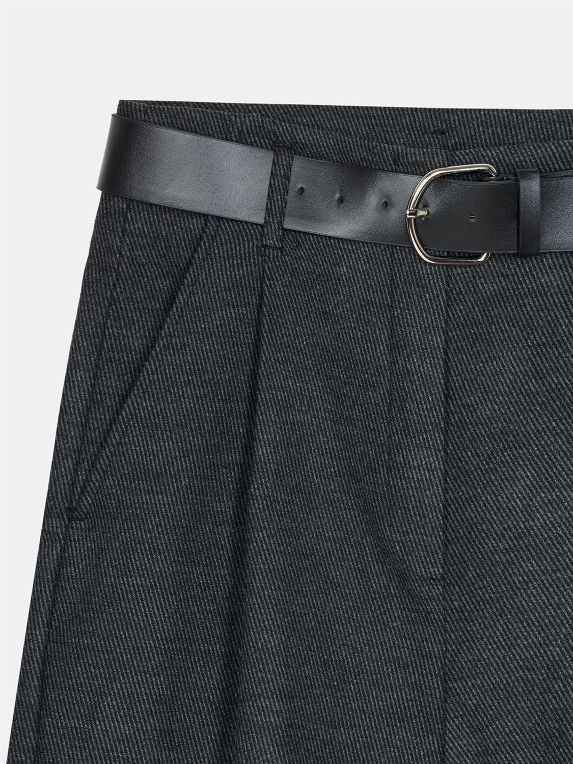 Classic Tailored City Shorts - Image 4