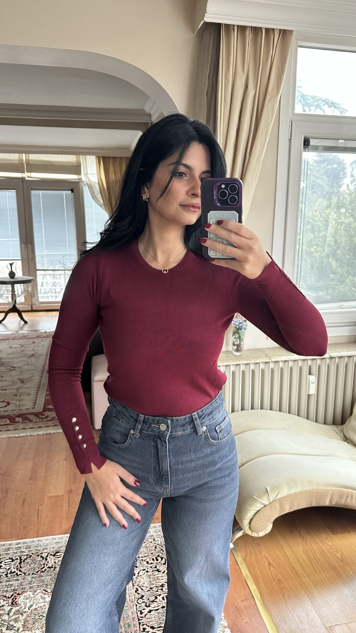 Button-Sleeve crew neck-soft cherry